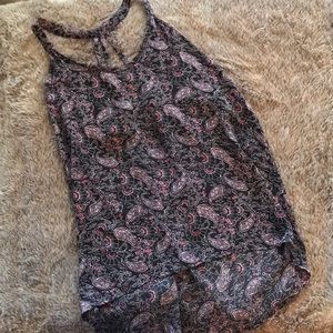 🐩 Paisley patterned tank top